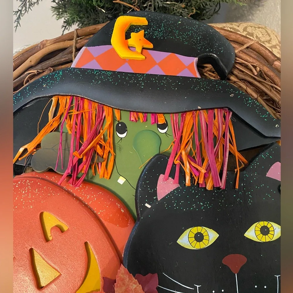 Fall/HALLOWEEN THEMED GRAPEVINE WREATH